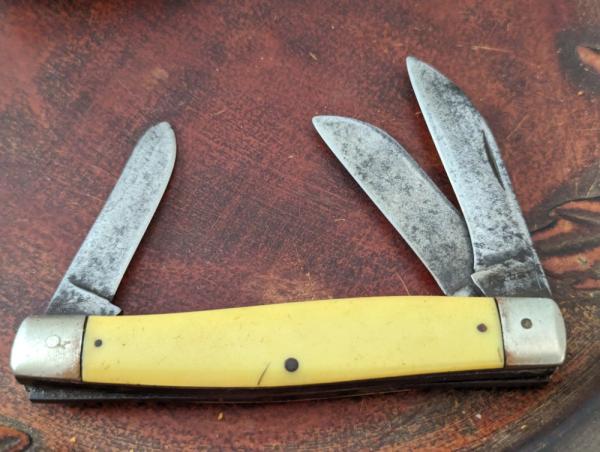 Vintage Yellow Handle Three Blade Ka-bar Stockman