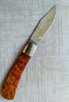 Steve Vanderkolf Amboyna and Damasteel Trapper...4 1/8" clsd...Delano Dots pull..slip..makers card 