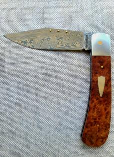Steve Vanderkolf Amboyna and Damasteel Trapper...4 1/8" clsd...Delano Dots pull..slip..makers card 