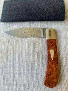 Steve Vanderkolf Amboyna and Damasteel Trapper...4 1/8" clsd...Delano Dots pull..slip..makers card 