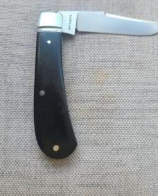 Pablo Castellani Trap..14C28N stainless steel..Vintage Rag Micarta scales...3 5/8" cld...coa.pouch