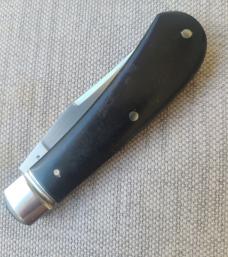 Pablo Castellani Trap..14C28N stainless steel..Vintage Rag Micarta scales...3 5/8" cld...coa.pouch