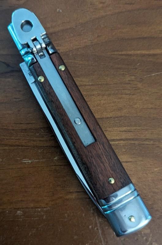 AKC Slimline Leverlock 20cm - 8” Santos Wood... Super snappy! 