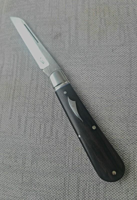 K'roo Swayback...African Blackwood..4 closed...MAGNACUT ..brut de force spine..mod/Wharnie..coa/slip