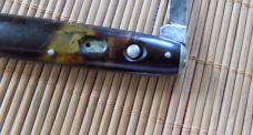 Auto-Schrade Walden NY-Two blade knide