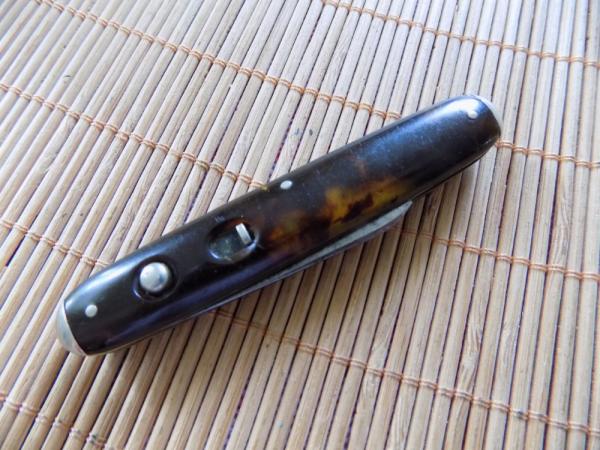 Auto-Schrade Walden NY-Two blade knide