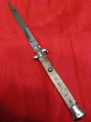 Walts Latama 11" Ram horn stiletto.