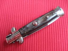 Vintage TRANSITIONAL 1960's WANDY 6 1/4" Italian STILETTO Horn Switchblade Knife.
