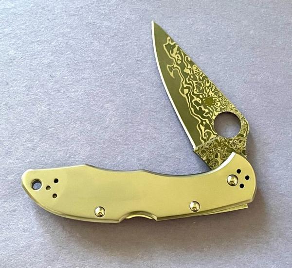 Spyderco Delica Titanium Damascus