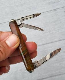 3" Vintage Joseph Rodgers Whittler, Sheffield England, Very Nice Amber scales!