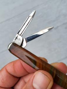 3" Vintage Joseph Rodgers Whittler, Sheffield England, Very Nice Amber scales!
