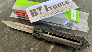 Schrade SCHOTF Assisted Opening Out The Front OTF Knife, Unused
