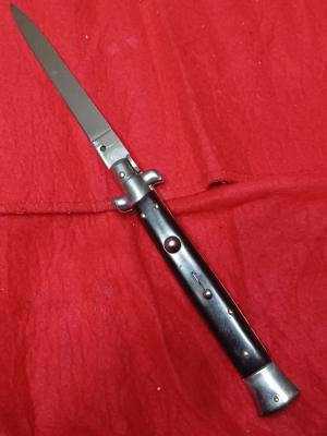 11" Vintage Stiletto Italy Dark horn.