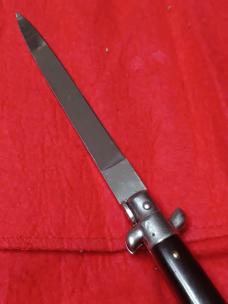 11" Vintage Stiletto Italy Dark horn. 
