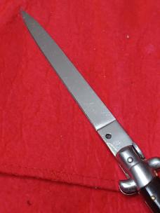 11" Vintage Stiletto Italy Dark horn. 