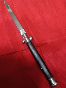 11" Vintage Stiletto Italy Dark horn. 