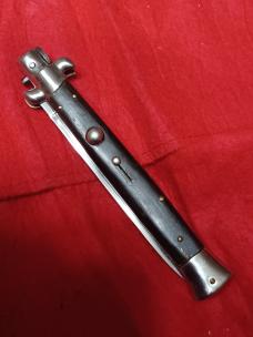 11" Vintage Stiletto Italy Dark horn. 