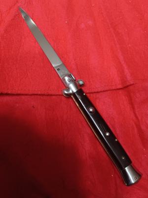 11" Vintage Stiletto Italy Dark horn.