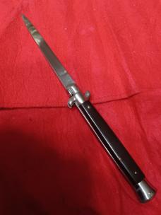 11" Vintage Stiletto Italy Dark horn. 