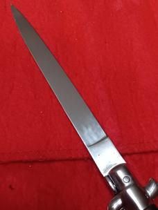 11" Vintage Stiletto Italy Dark horn. 