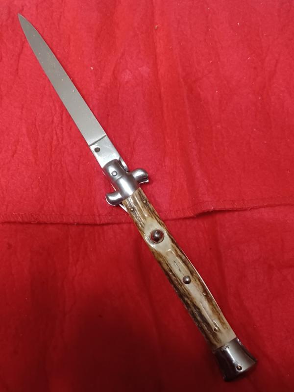 11" Vintage Stiletto Italy Stag horn. 