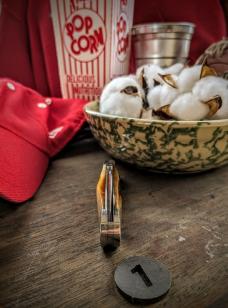 TITUSVILLE CUTLERY - Big Easy Cotton Knife - Genuine India Amber Stag Handles -1
