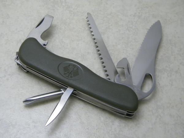 Victorinox Switzerland OD Green One Hand Linerlock Trekker Swiss Army Knife Victorinox Switzerland OD Green One Hand Linerlock Trekker Swiss Army Knife