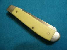 VINTAGE 2010 CASE XX USA 3207 CV YELLOW DELRIN 2 BLADE TRAPPER FOLDING POCKET KNIFE KNIVES OLD