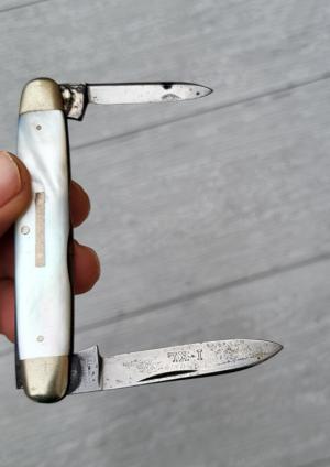 3 3/8" I*XL George Wostenholm 2-Blade Pen Knife, Made in Sheffield , Nice Genuine Pearl Handles