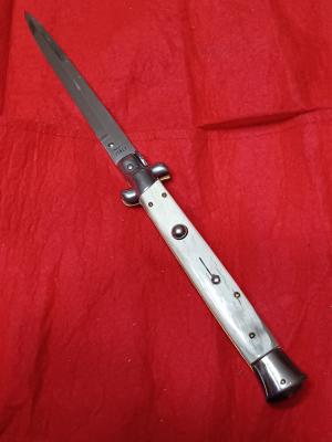 11" Stiletto Italy honey horn.