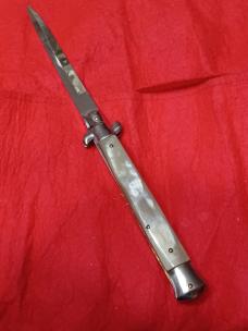11" Stiletto Italy honey horn. 