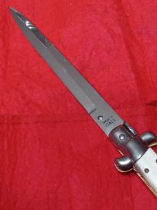 11" Stiletto Italy honey horn. 