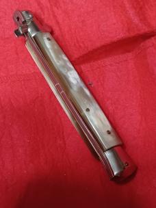 11" Stiletto Italy honey horn. 