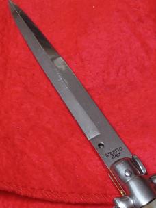 11" Stiletto Italy honey horn. 