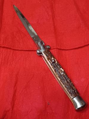 11" Stiletto Italy Stag horn.