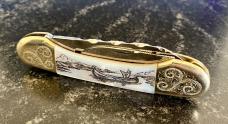 Beautiful Fight'N Rooster By Graham Clayton Mother Of Pearl Canoe 2 Blade Knife, Sheffield England