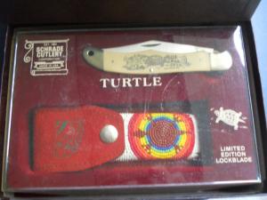 Schrade USA Turtle Scrimshaw Knife / Box 