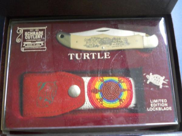 Schrade USA Turtle Scrimshaw Knife / Box 