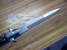  AKC Italy 9 Inch Stiletto Automatic W/Bayonet Blade Black & White Swirl Composition UNUSED!