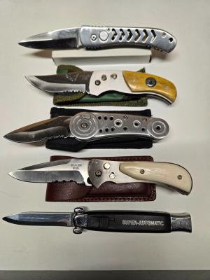 Lot of 5 budget switchblade knives