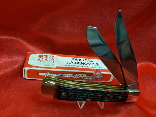 Zwilling J A Henckels Full Size Trapper Jigged Bone Stainless Steel Blades with Box, near Mint Cond.