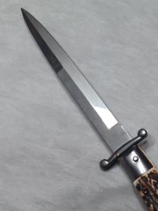 Frank B. 11" Stag horn swinguard. 