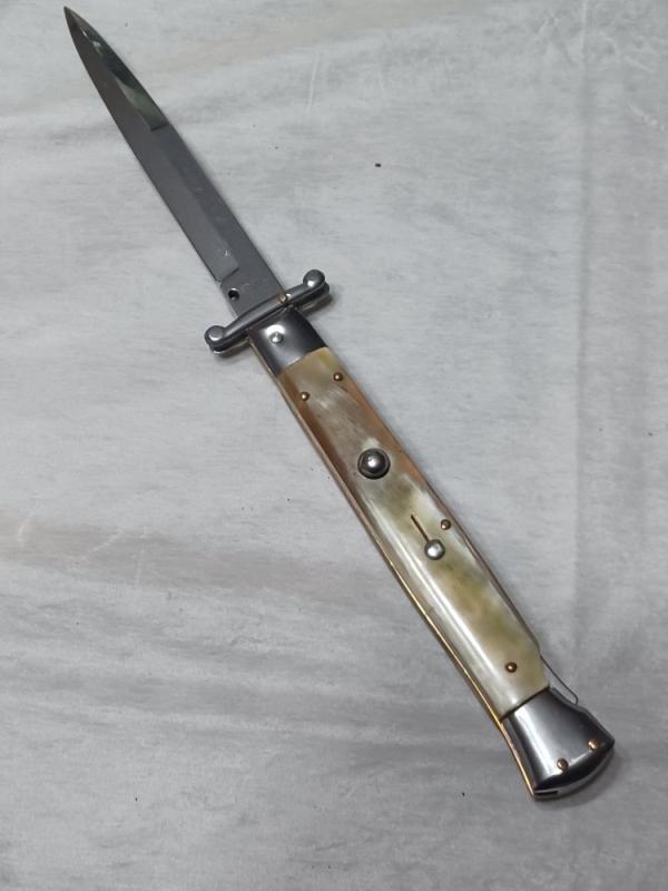 Frank B. 11" Honey horn swinguard. Frank B. 11" Honey horn swinguard.