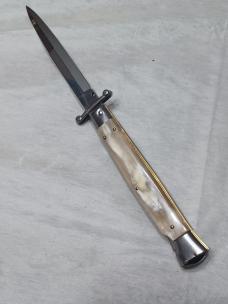 Frank B. 11" Honey horn swinguard. 
