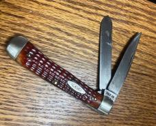 BEAUTIFUL RED BONE ON CASE U.S.A. TRAPPER