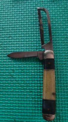 Rooster knife