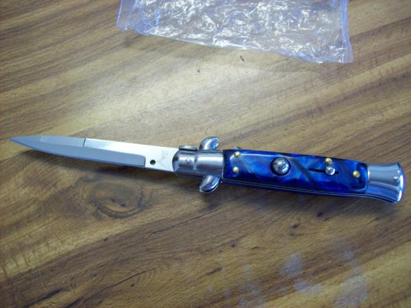 AKC Italy 9 Inch Stiletto Automatic W/Bayonet Blade Blue Swirl Composition UNUSED! AKC Italy 9 Inch Stiletto Automatic W/Bayonet Blade Blue Swirl Composition UNUSED!