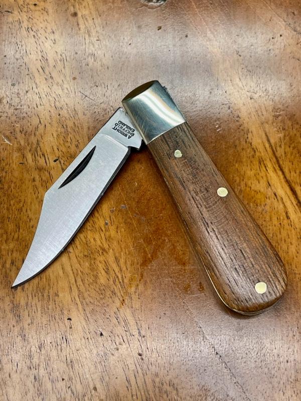 A Wright & Son Cutlery Sheffield Traditional Barlow Clip with Rosewood Covers A Wright & Son Cutlery Sheffield Traditional Barlow Clip with Rosewood Covers