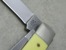 Case XX USA 2011 Yellow 3254 CV Trapper Knife in Box