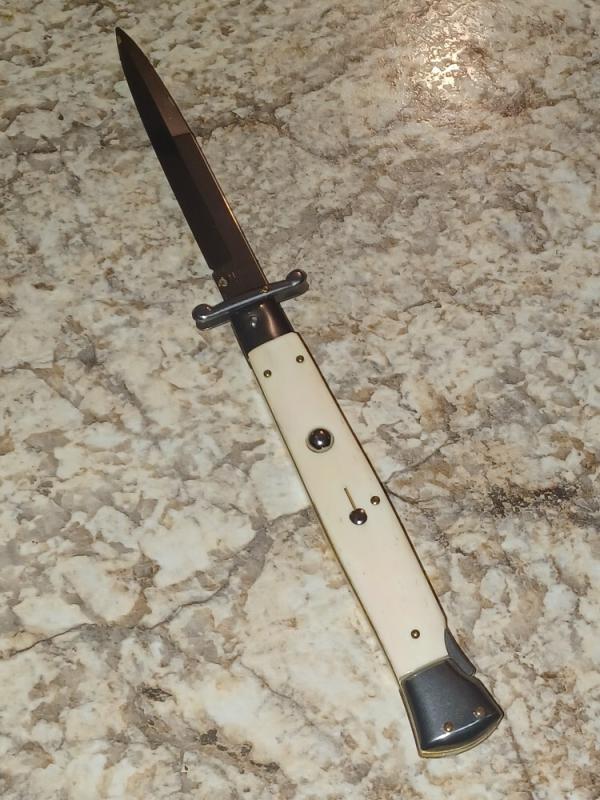 Frank B. 11" Camel Bone  swinguard. 